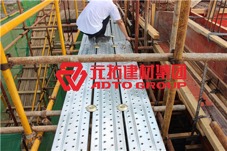 鋼跳板生產(chǎn)廠家：鋼跳板價(jià)格為什么這么高？