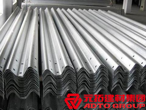 高速公路波形護(hù)欄板的防撞功能分析