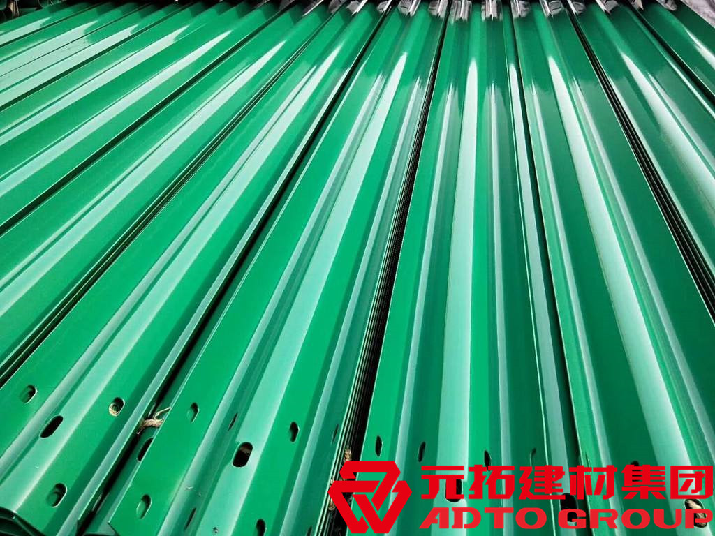 如何選擇鄉(xiāng)村公路護(hù)欄板生產(chǎn)廠家？