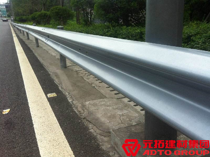 浙江二波波形護欄板多少錢一米？