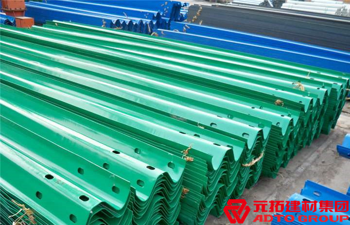 河北盤山公路護欄板價格是多少，多少錢一米？