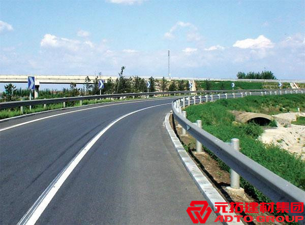 云南波形護(hù)欄板廠家現(xiàn)貨有嗎