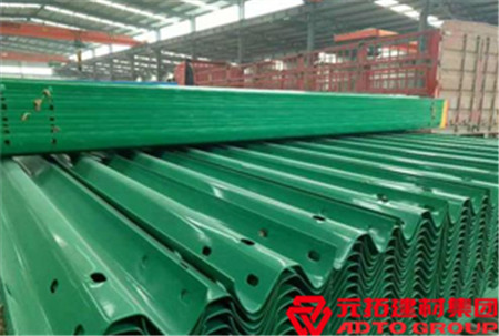 湖北高速公路護(hù)欄板廠家選哪家？2019年護(hù)欄板價(jià)格