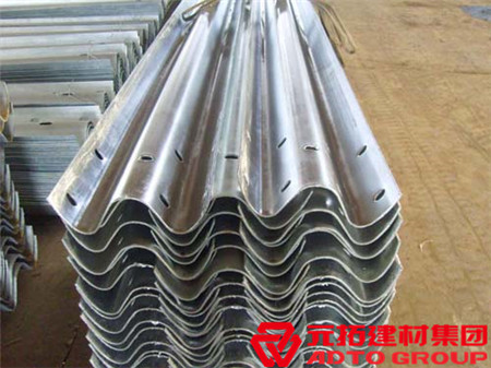 海南高速公路護(hù)攔板報(bào)價(jià)，2019年價(jià)格表