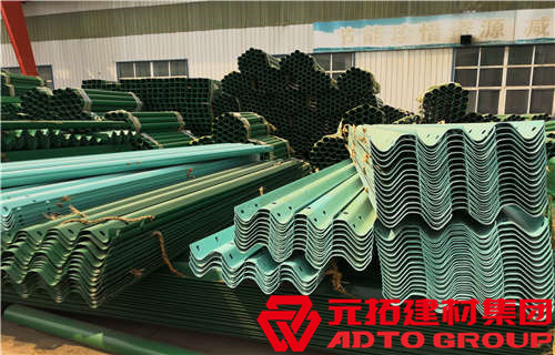 重慶高速公路護(hù)欄板廠家怎么選？