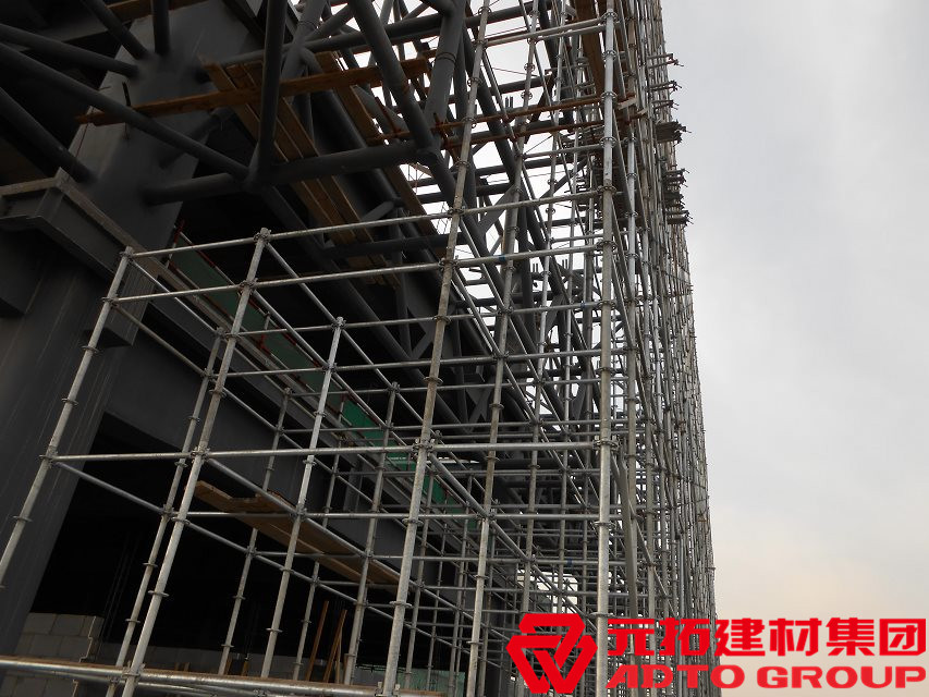 帶您簡(jiǎn)單了解盤(pán)扣腳手架的優(yōu)勢(shì)