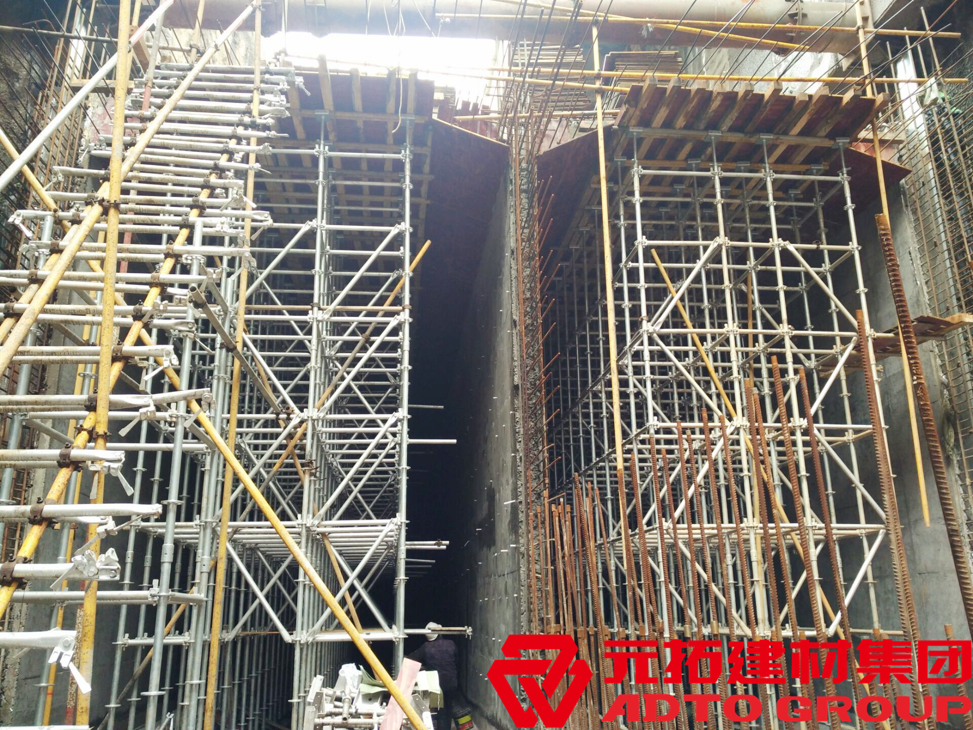 長沙地鐵三號線四方坪站項目使用元拓盤扣式腳手架