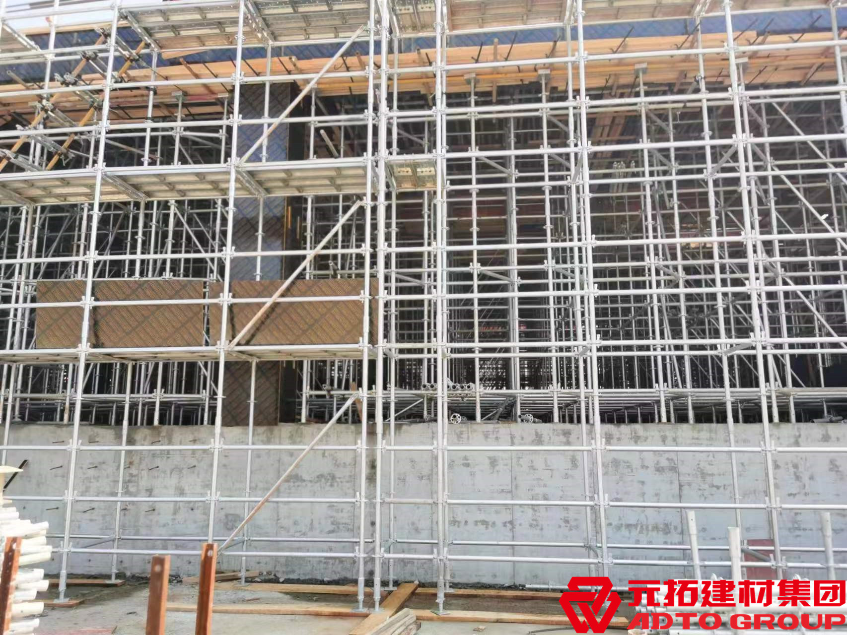 元拓盤(pán)扣式腳手架應(yīng)用于南昌廠房項(xiàng)目
