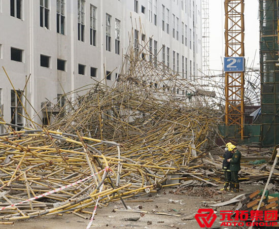 廣西南寧市江南區(qū)沙井下津路一個工業(yè)標準廠房發(fā)生腳手架外架坍塌