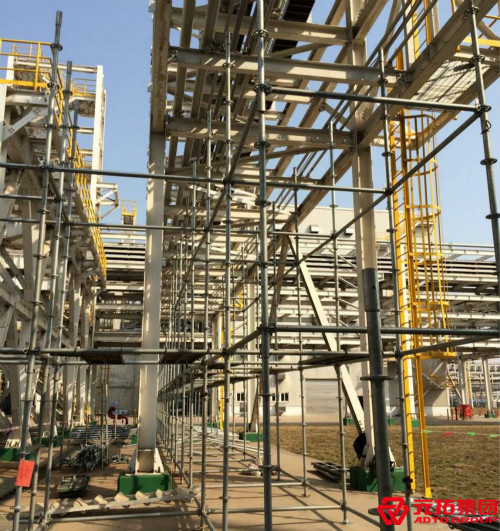 元拓盤扣式腳手架在建筑工地使用
