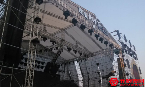 湘江音樂節(jié)使用元拓生產的盤扣式腳手架